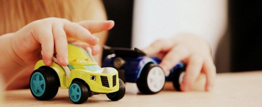 Kiedy dziecko zaczyna odczuwać potrzebę posiadania rzeczy na własność? 