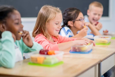 Dlaczego dziecko nie chce jeść w przedszkolu lub żłobku? Poznaj sposoby na niejadka