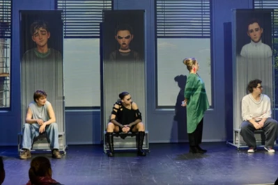 Multimedialny musical „ERROR” o nastolatkach żyjących w dwóch rzeczywistościach - nowość w Teatrze Capitol